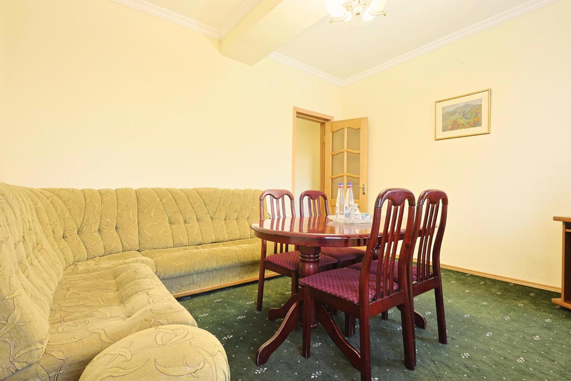 Lalaner Hotel Sisian Ngoại thất bức ảnh
